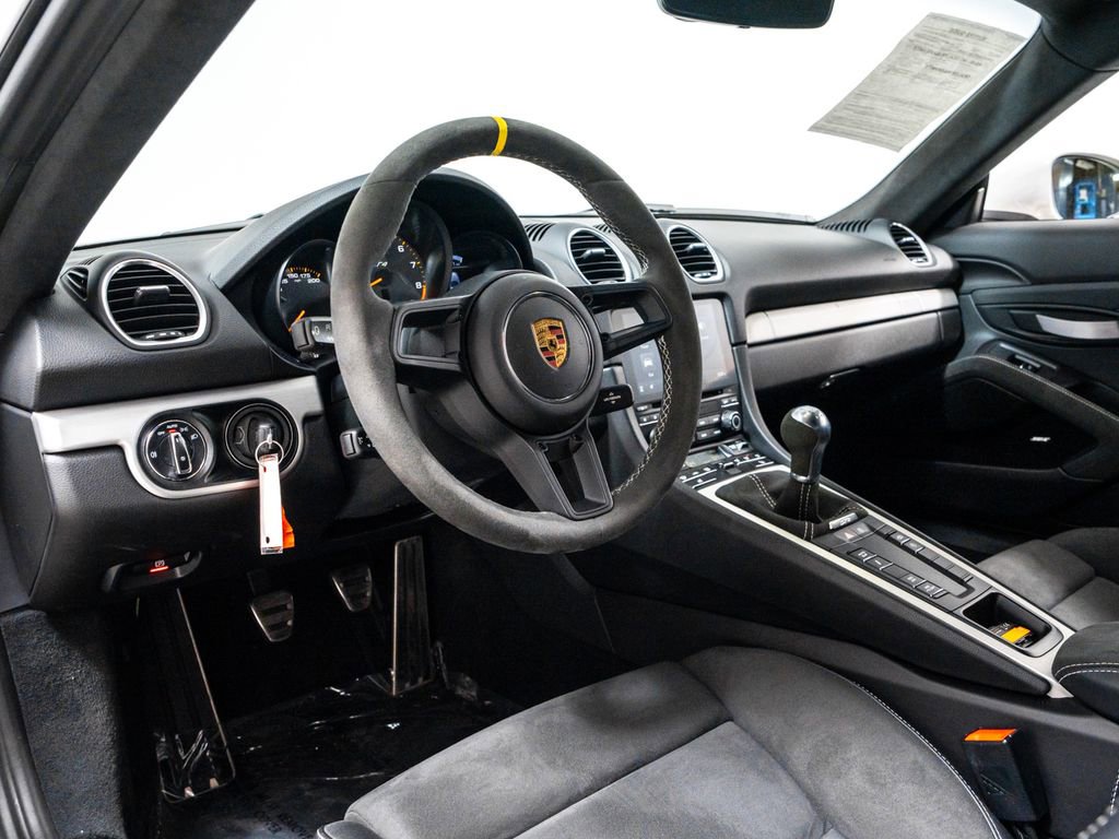 Used 2021 Porsche 718 Cayman GT4 RWD image 17
