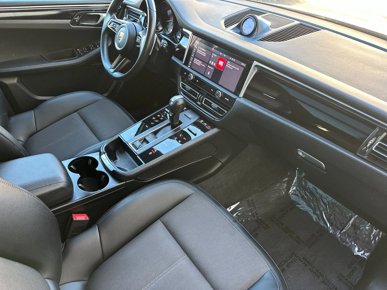 Used 2024 Porsche Macan image 18