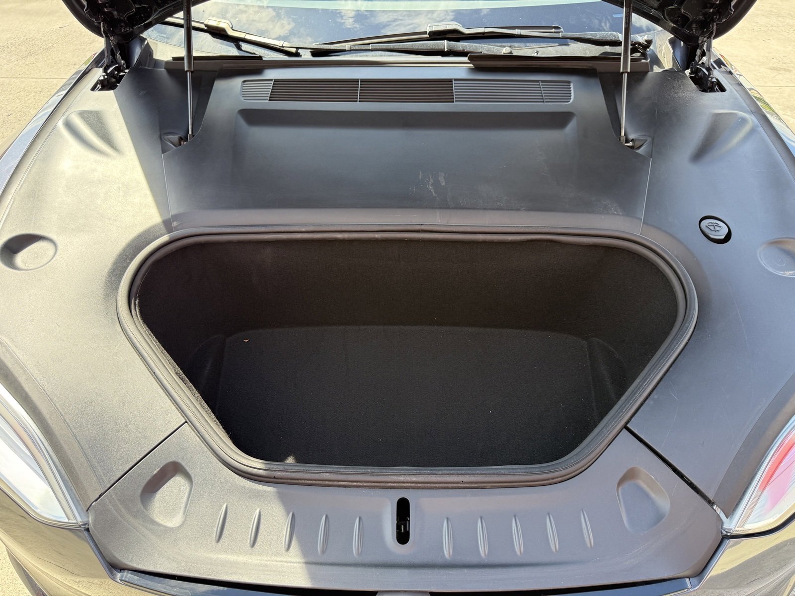 Used 2022 Tesla Model S Plaid image 31