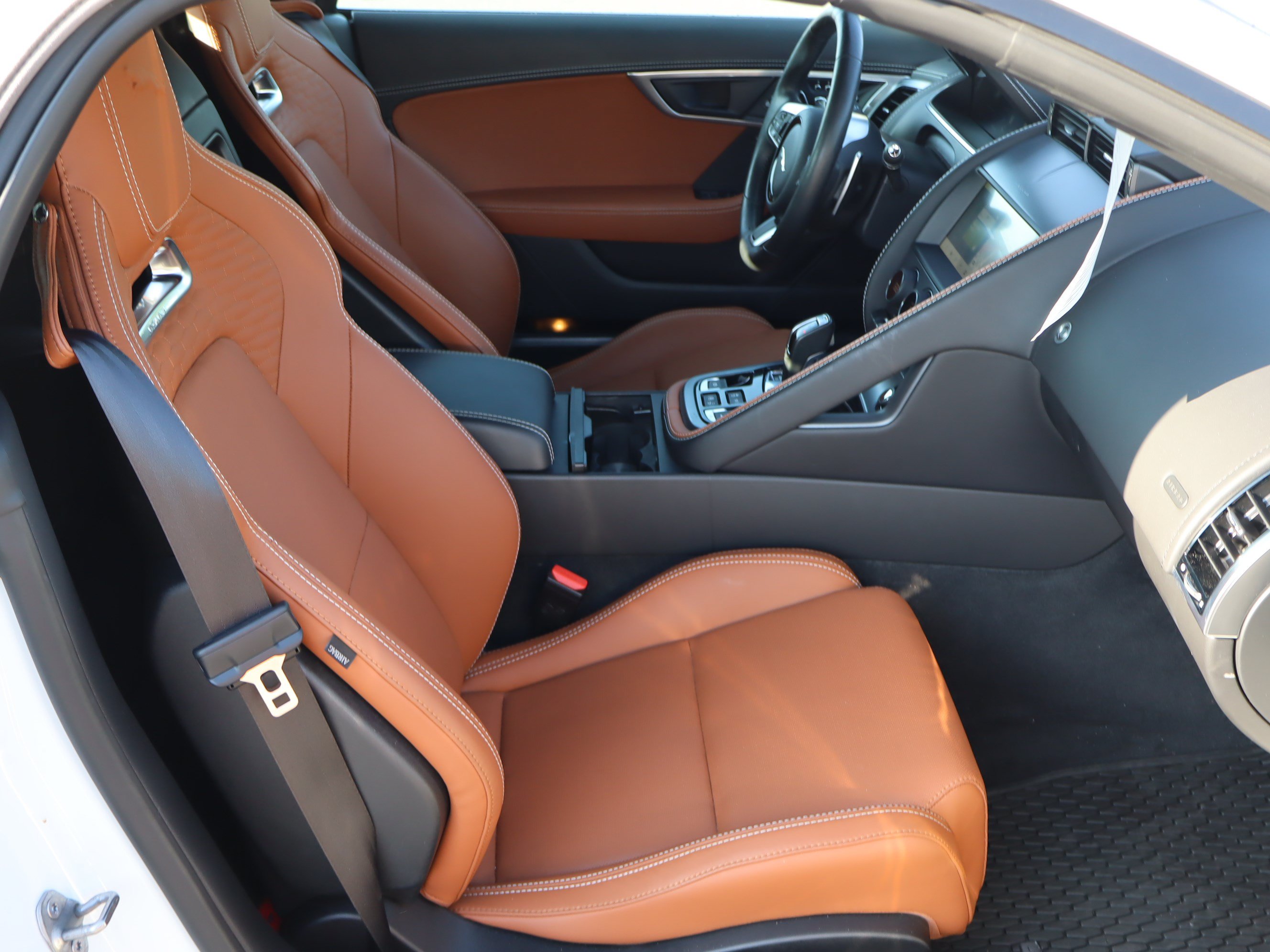 Used 2022 Jaguar F-TYPE Convertible RWD image 33