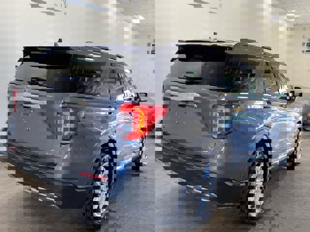 Certified 2021 Ford Explorer XLT w/ Equipment Group 202A image 9