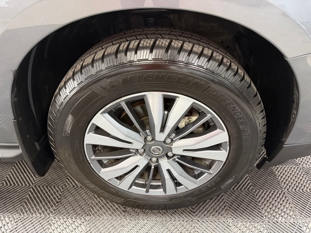 Used 2020 Nissan Pathfinder S AWD/4WD image 18