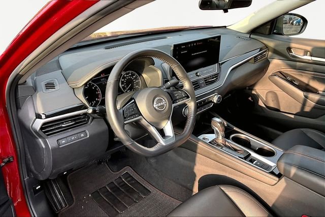 Used 2023 Nissan Altima 2.5 SR w/ SR Premium Package image 12