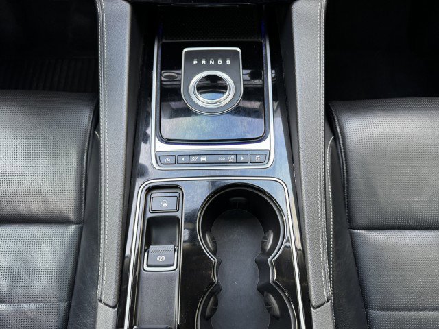 Used 2017 Jaguar F-PACE S image 22