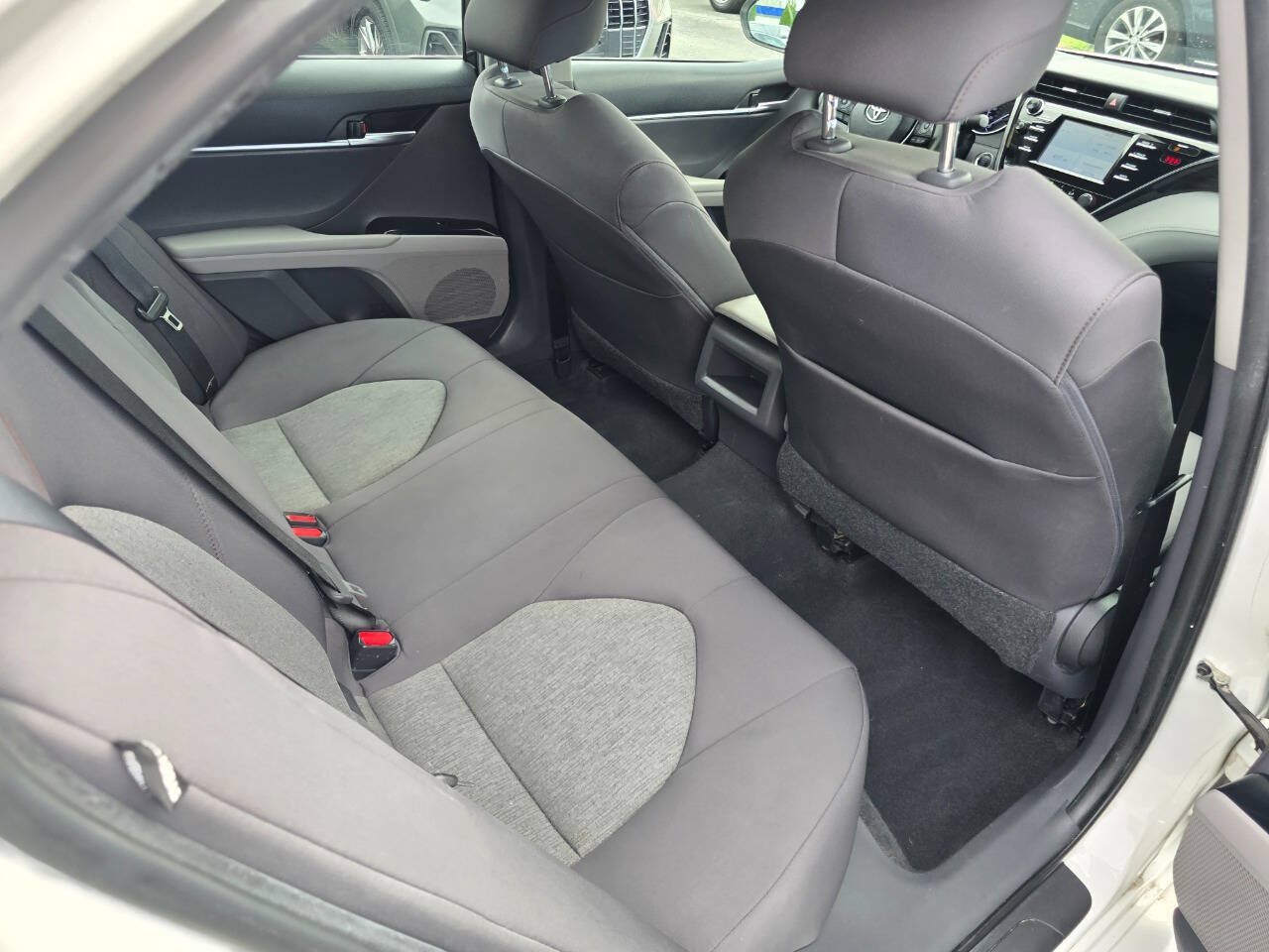 Used 2018 Toyota Camry LE w/ Convenience Package FWD image 27