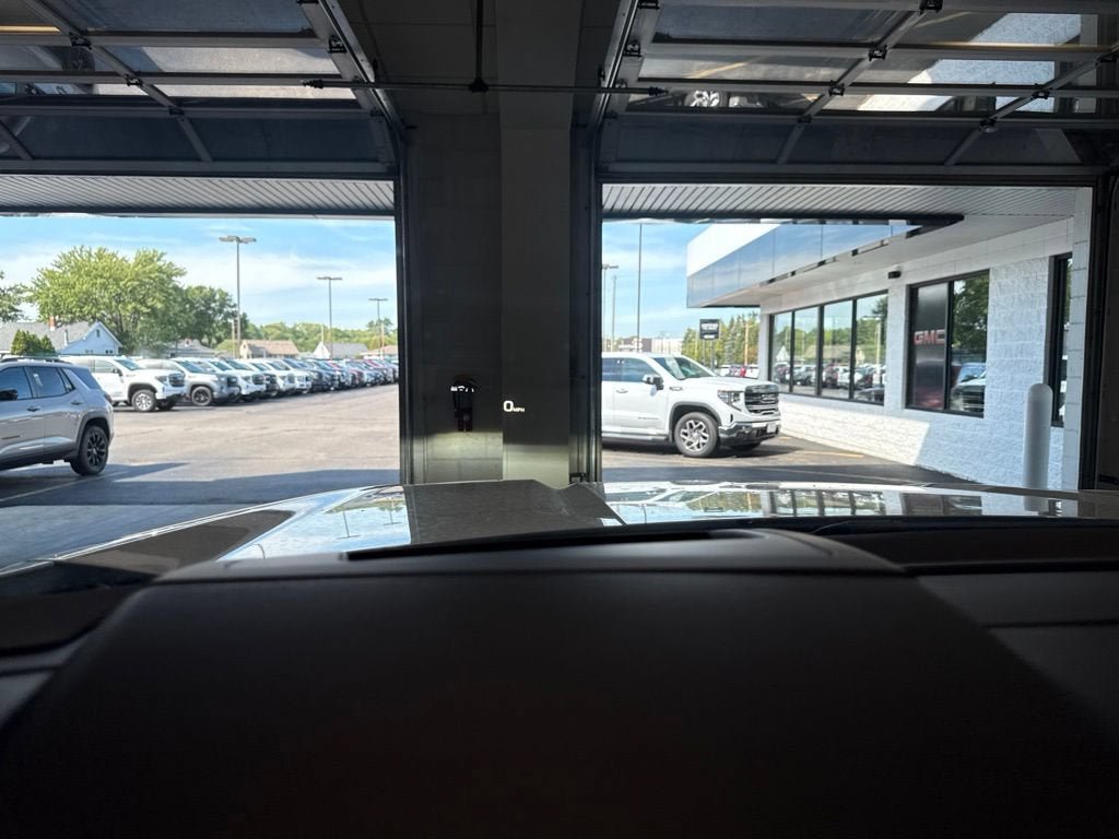 New 2026 GMC Yukon Denali Ultimate w/ LPO, Floor Liner Package AWD/4WD image 38