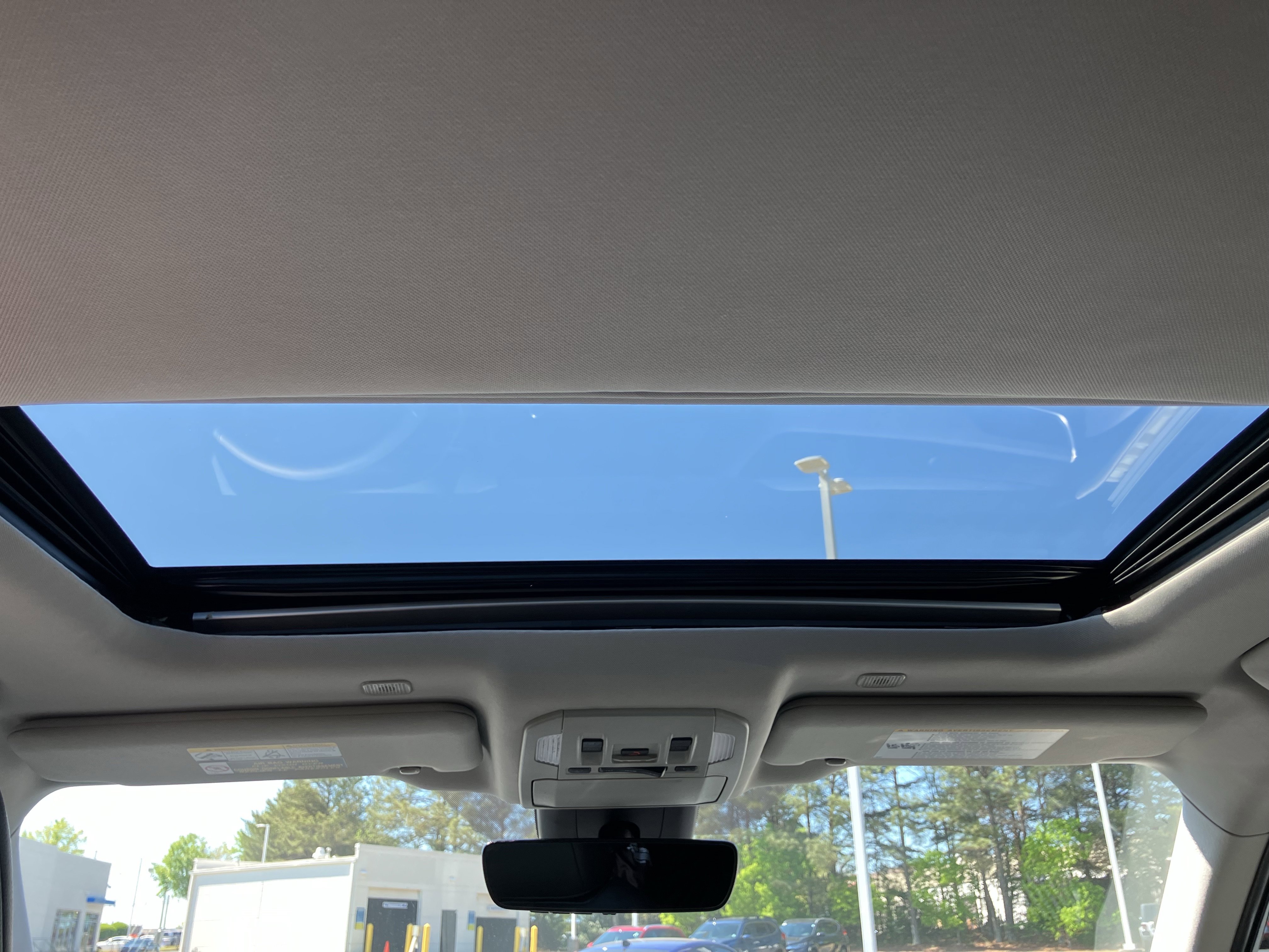 Used 2025 Toyota Highlander XLE FWD image 31