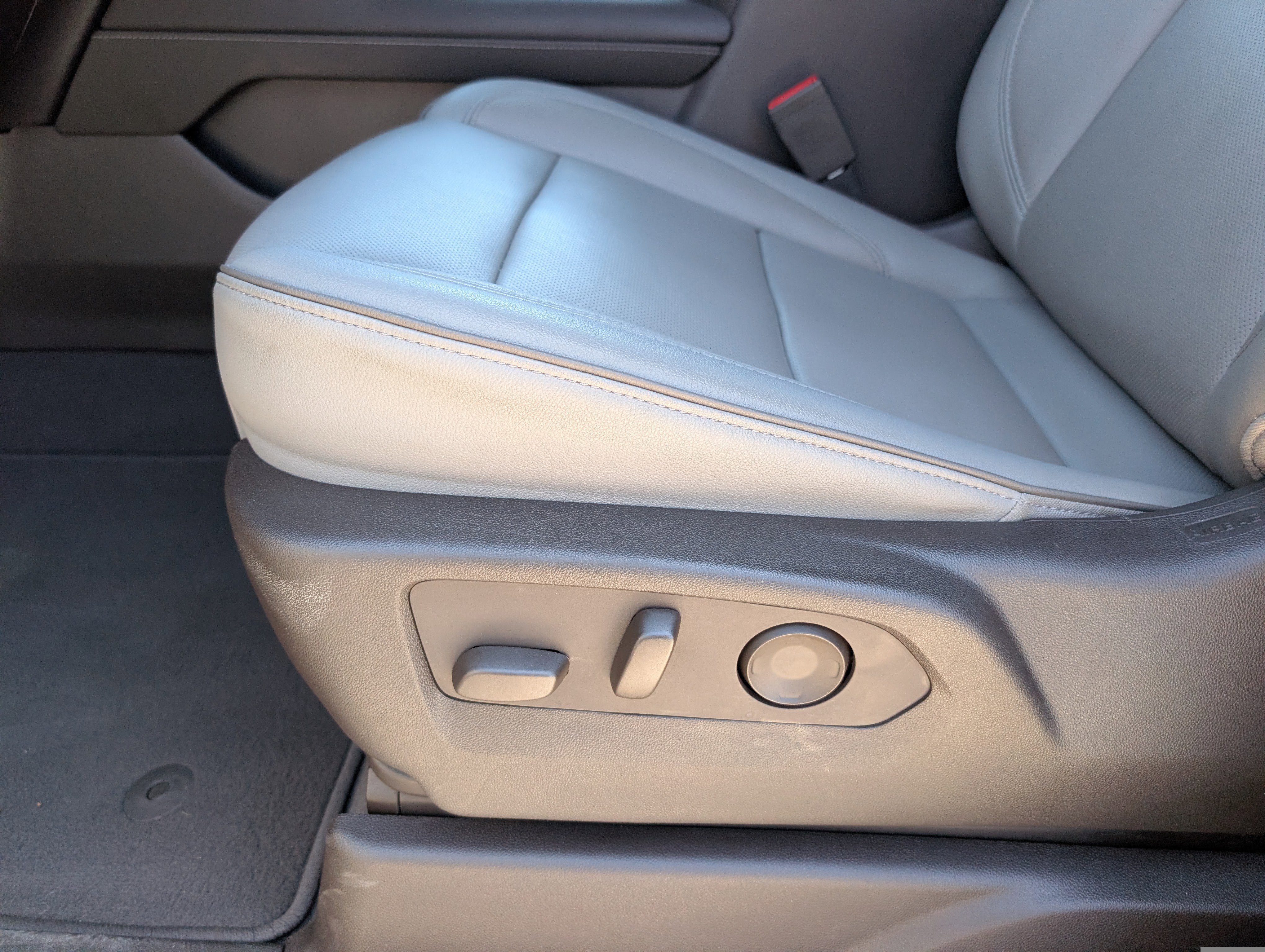 Used 2021 GMC Yukon XL SLT w/ SLT Premium Package image 10