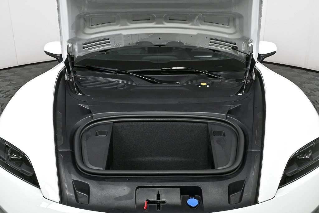 Certified 2025 Porsche Taycan image 34