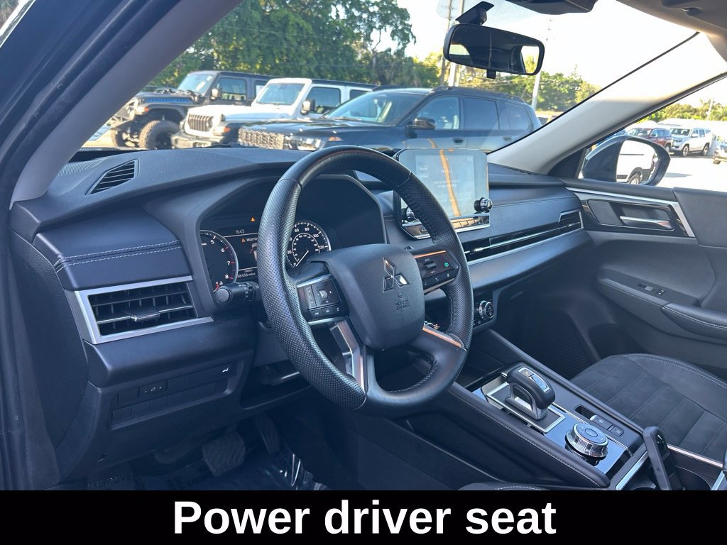 Used 2023 Mitsubishi Outlander SE AWD/4WD image 11