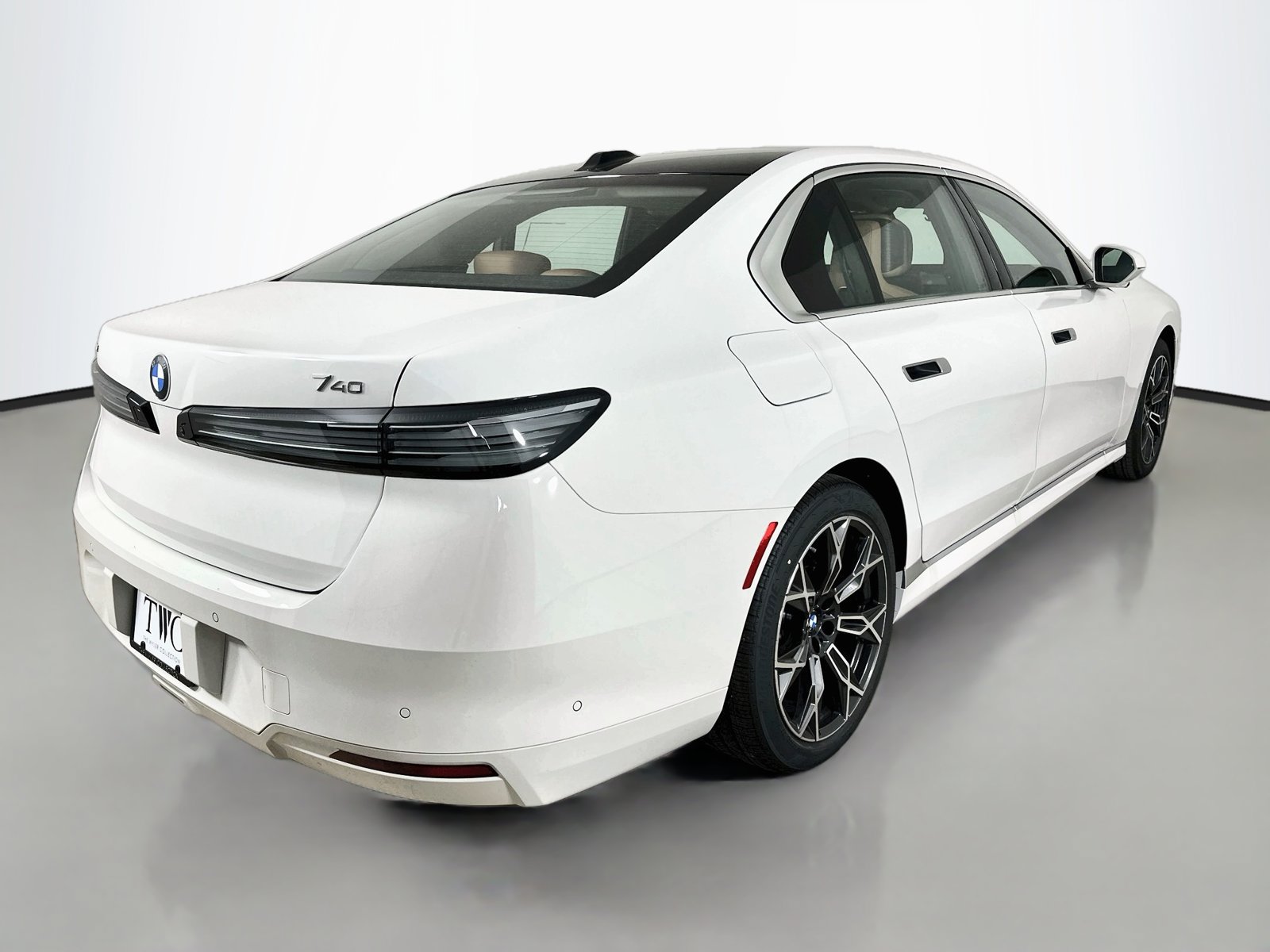 New 2027 BMW 740i xDrive AWD/4WD image 5