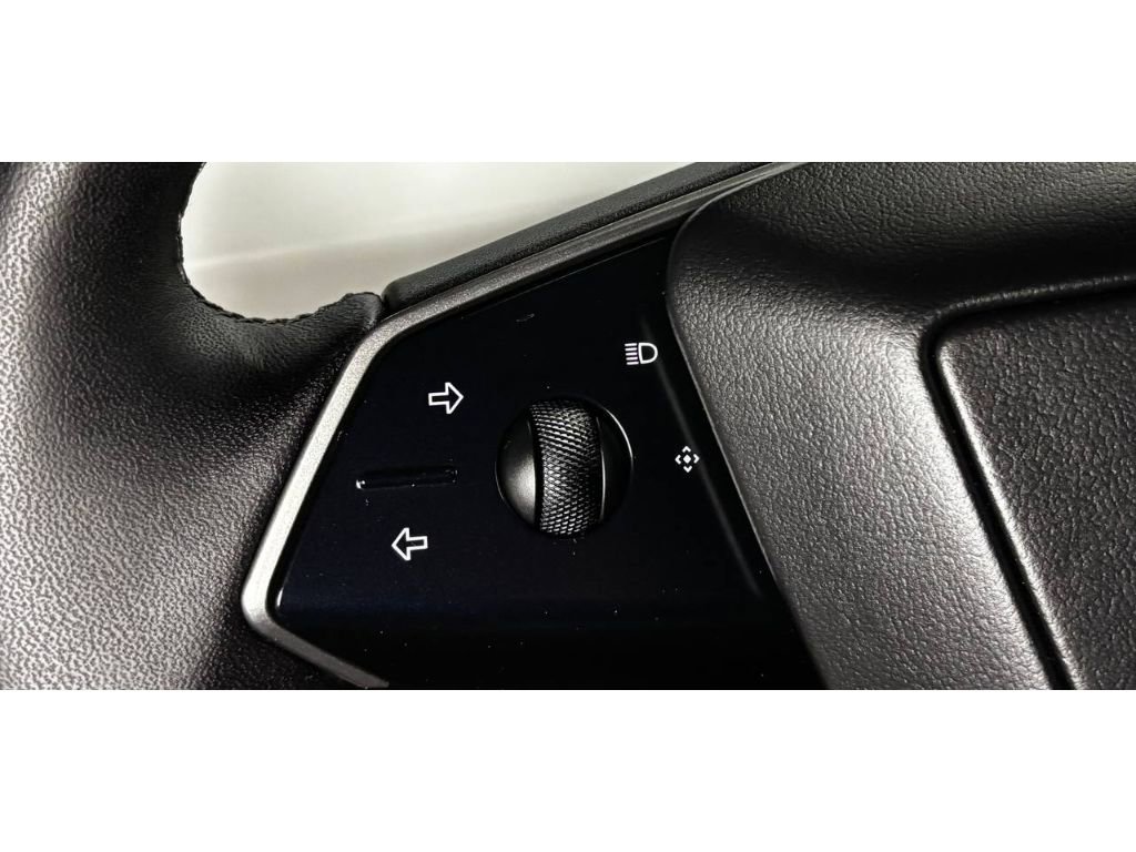 Used 2024 Tesla Cybertruck AWD Crew Cab image 25