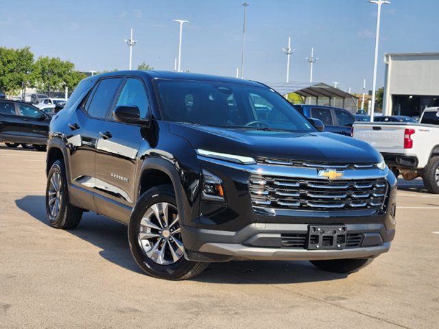 Used 2026 Chevrolet Equinox LT FWD image 2