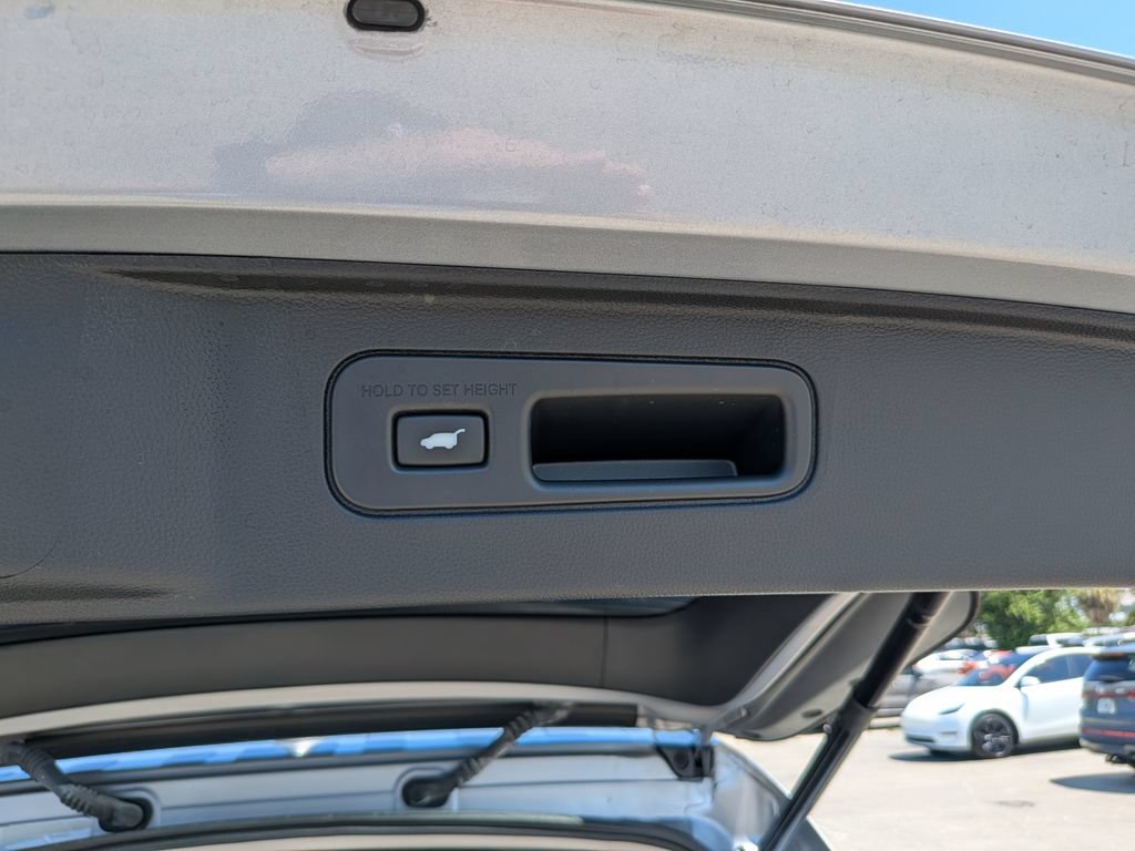 Used 2025 Honda Pilot EX-L image 13