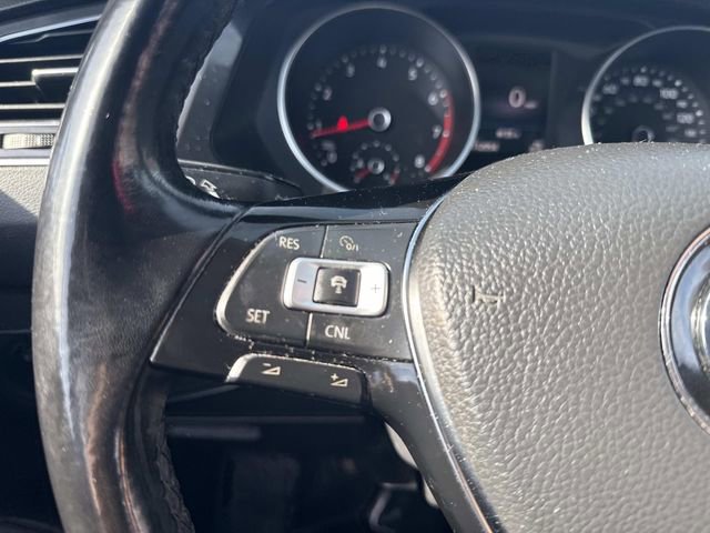 Used 2018 Volkswagen Tiguan SEL image 33