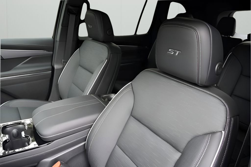 New 2026 Buick Enclave Sport Touring w/ Power Package image 8