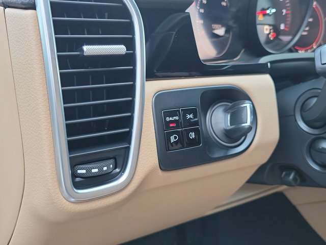 Used 2019 Porsche Cayenne AWD/4WD image 29