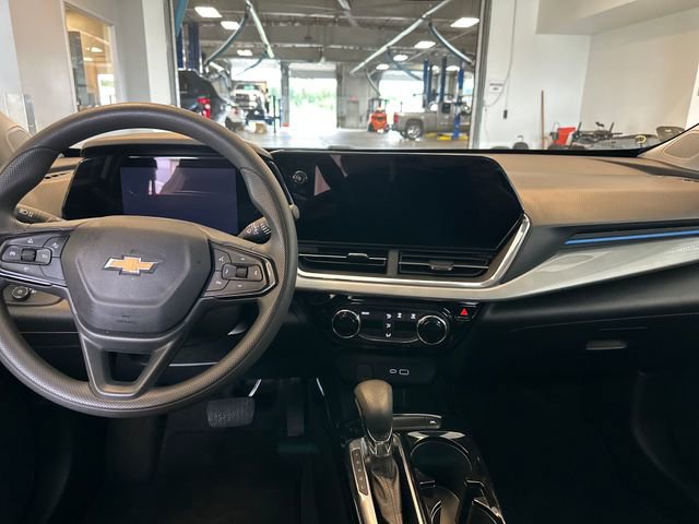 Used 2024 Chevrolet Trax LT image 14