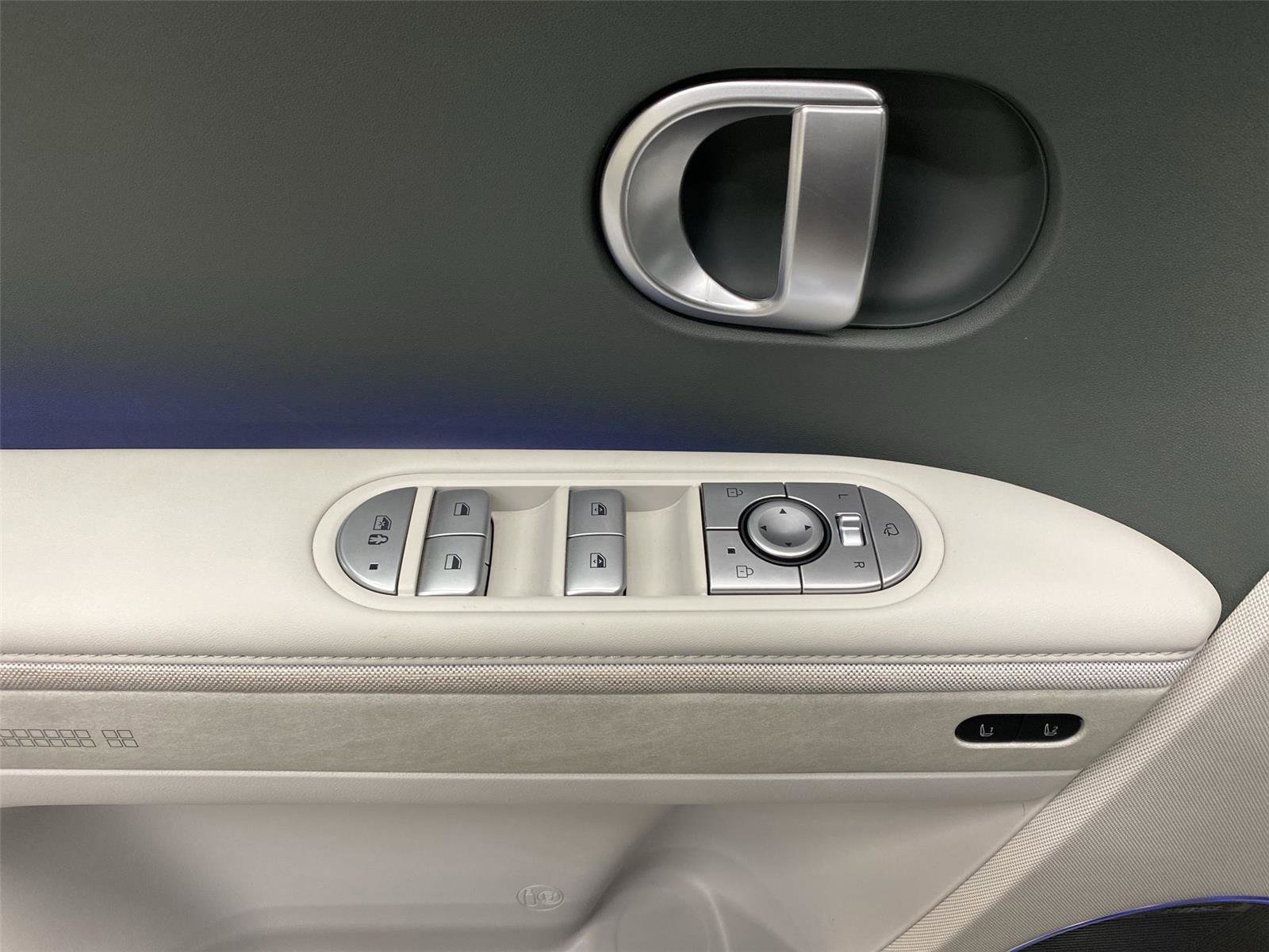 Used 2024 Hyundai Ioniq 5 Limited image 19