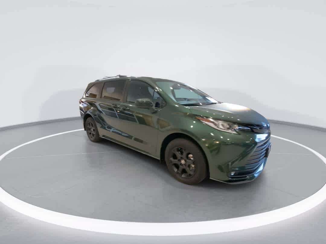 Certified 2025 Toyota Sienna XLE Woodland Edition AWD/4WD image 2