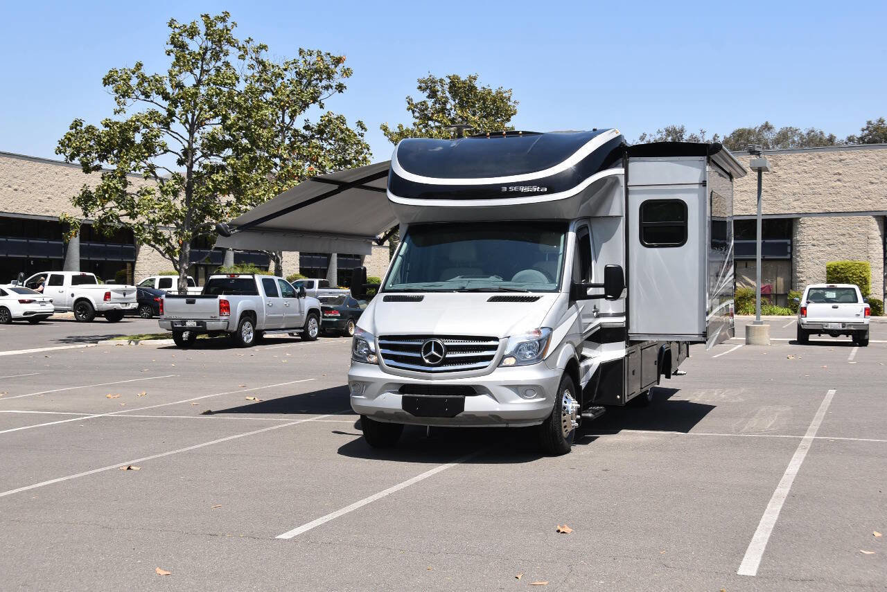 Used 2017 Mercedes-Benz Sprinter 3500 image 7
