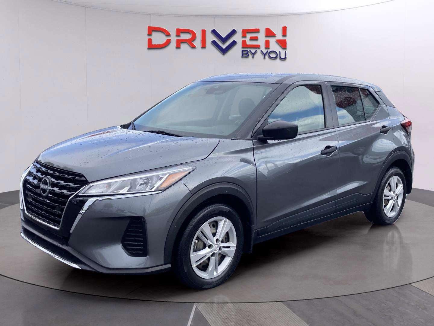 Used 2023 Nissan Kicks S image 2