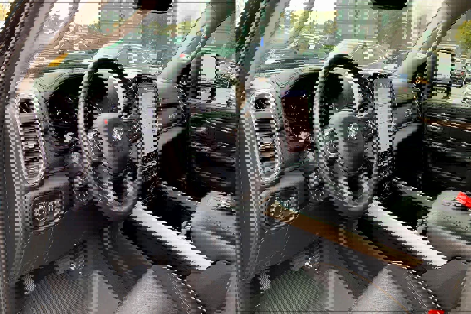 Used 2024 RAM 5500 Laramie image 15