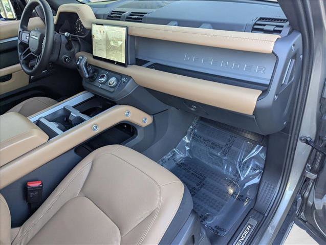 Used 2025 Land Rover Defender 110 X AWD/4WD image 22