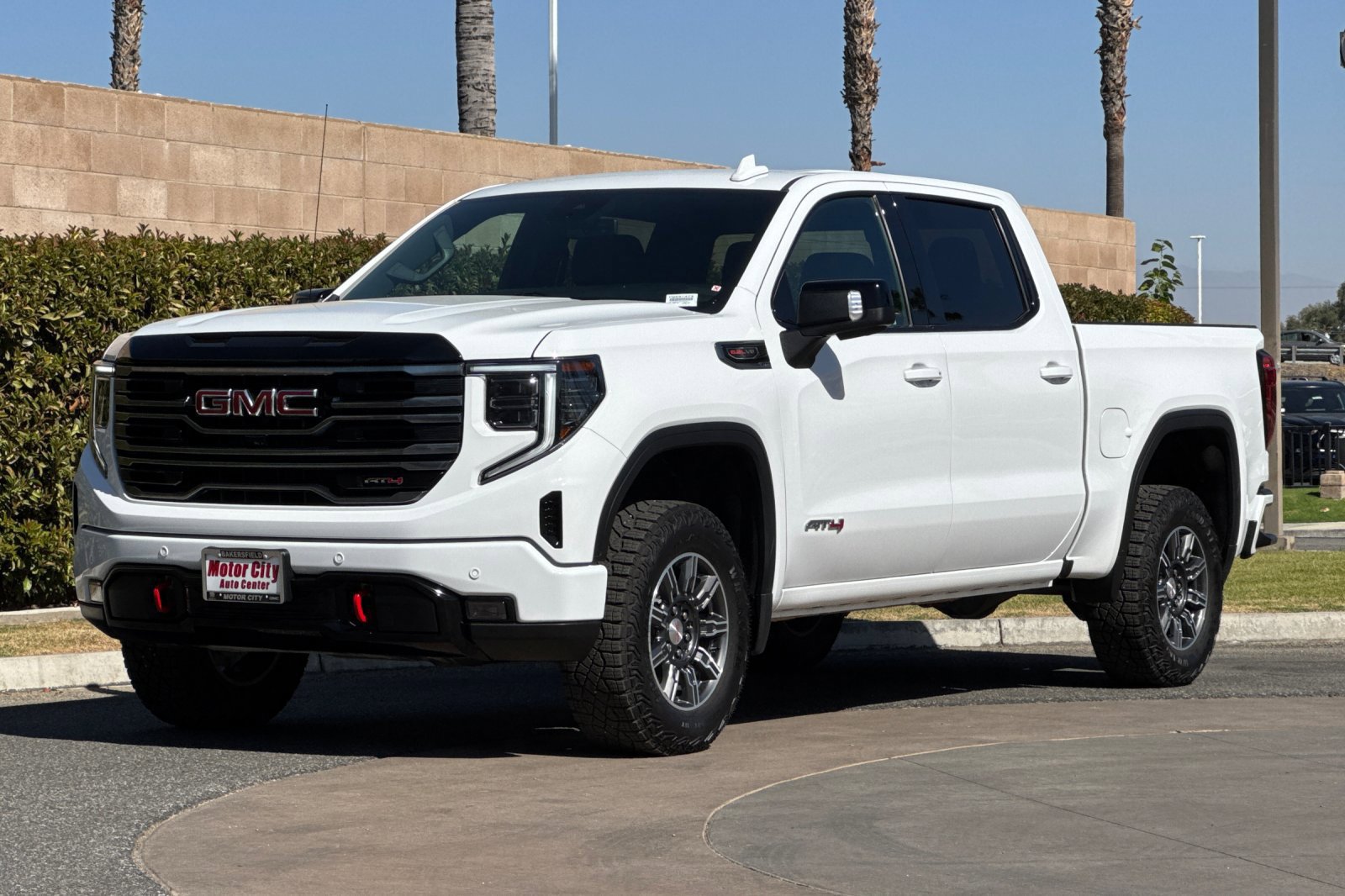 Certified 2025 GMC Sierra 1500 AT4 AWD/4WD image 8