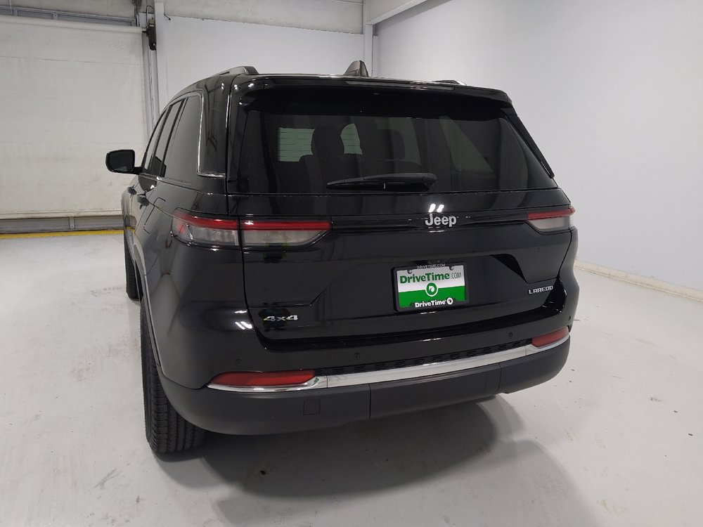 Used 2023 Jeep Grand Cherokee Laredo AWD/4WD image 6