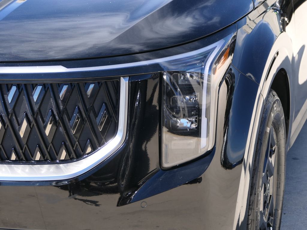 Used 2025 Kia Carnival image 8