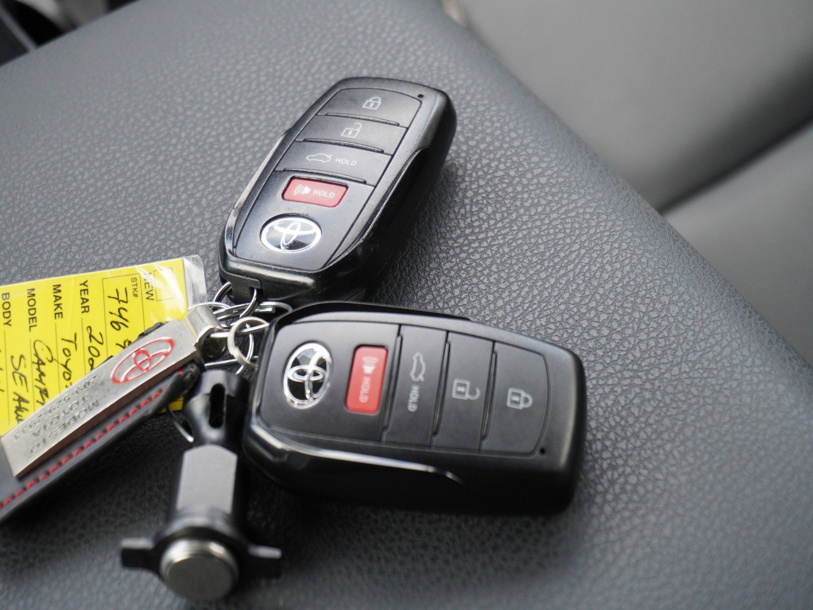 Used 2025 Toyota Camry SE AWD/4WD image 18