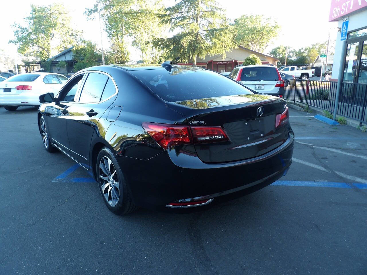 Used 2015 Acura TLX w/ Technology Package image 4