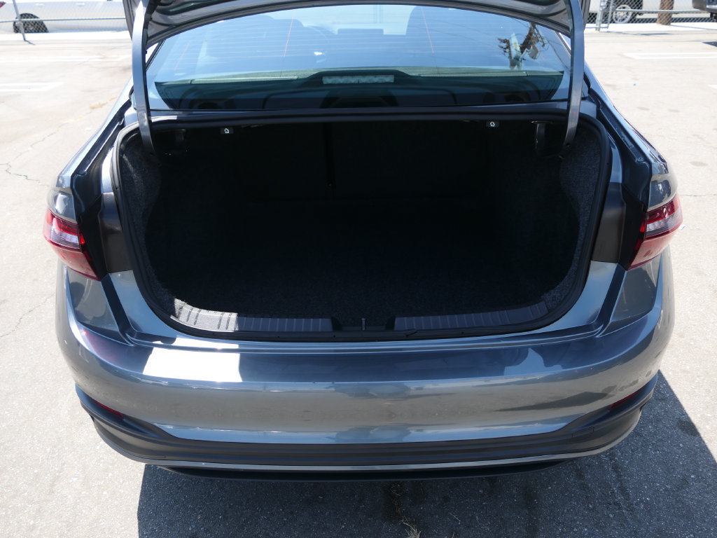 Used 2025 Volkswagen Jetta Sport FWD image 22