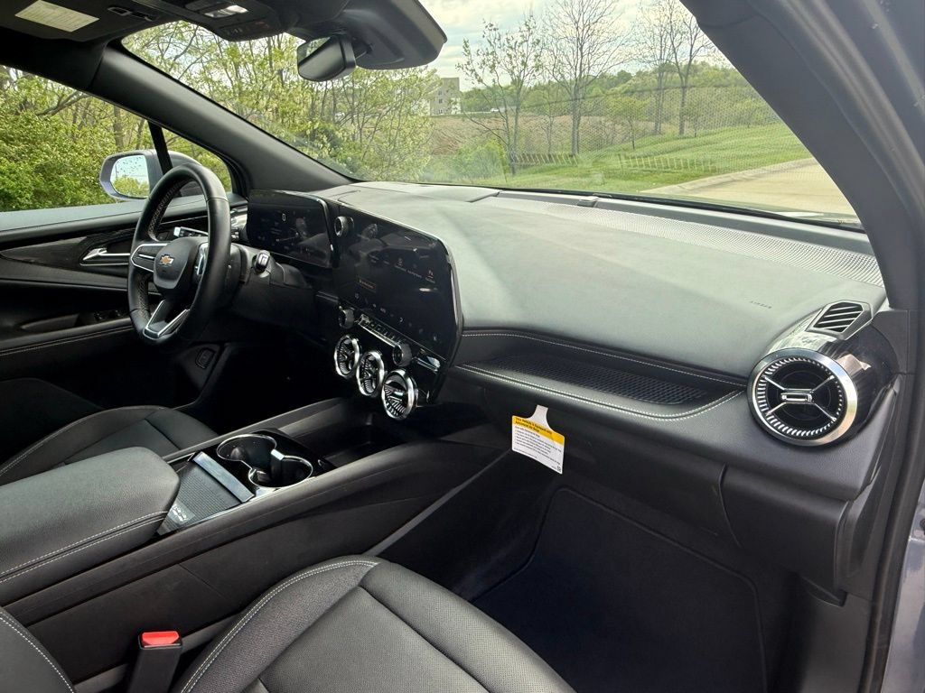 Used 2024 Chevrolet Blazer EV LT AWD/4WD image 23