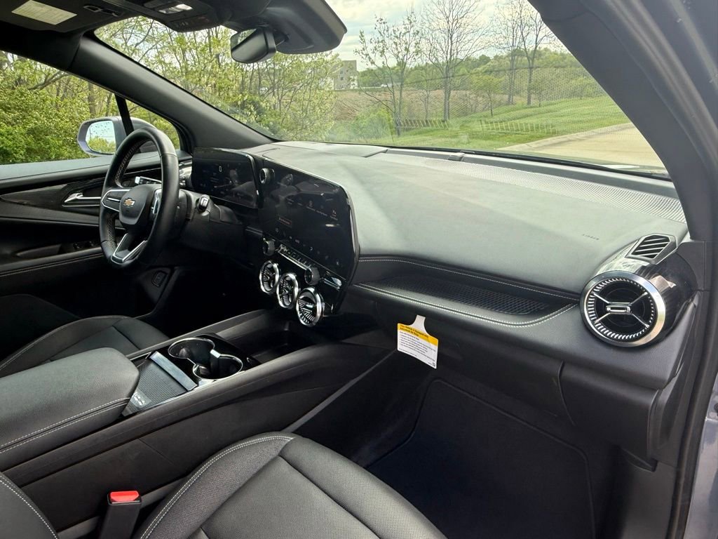Used 2024 Chevrolet Blazer EV LT AWD/4WD image 23