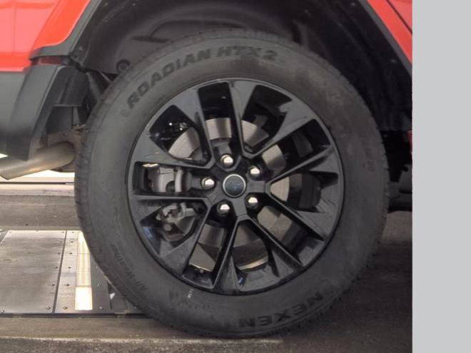 Used 2025 Jeep Wrangler Unlimited Sahara w/ Safety Group image 13