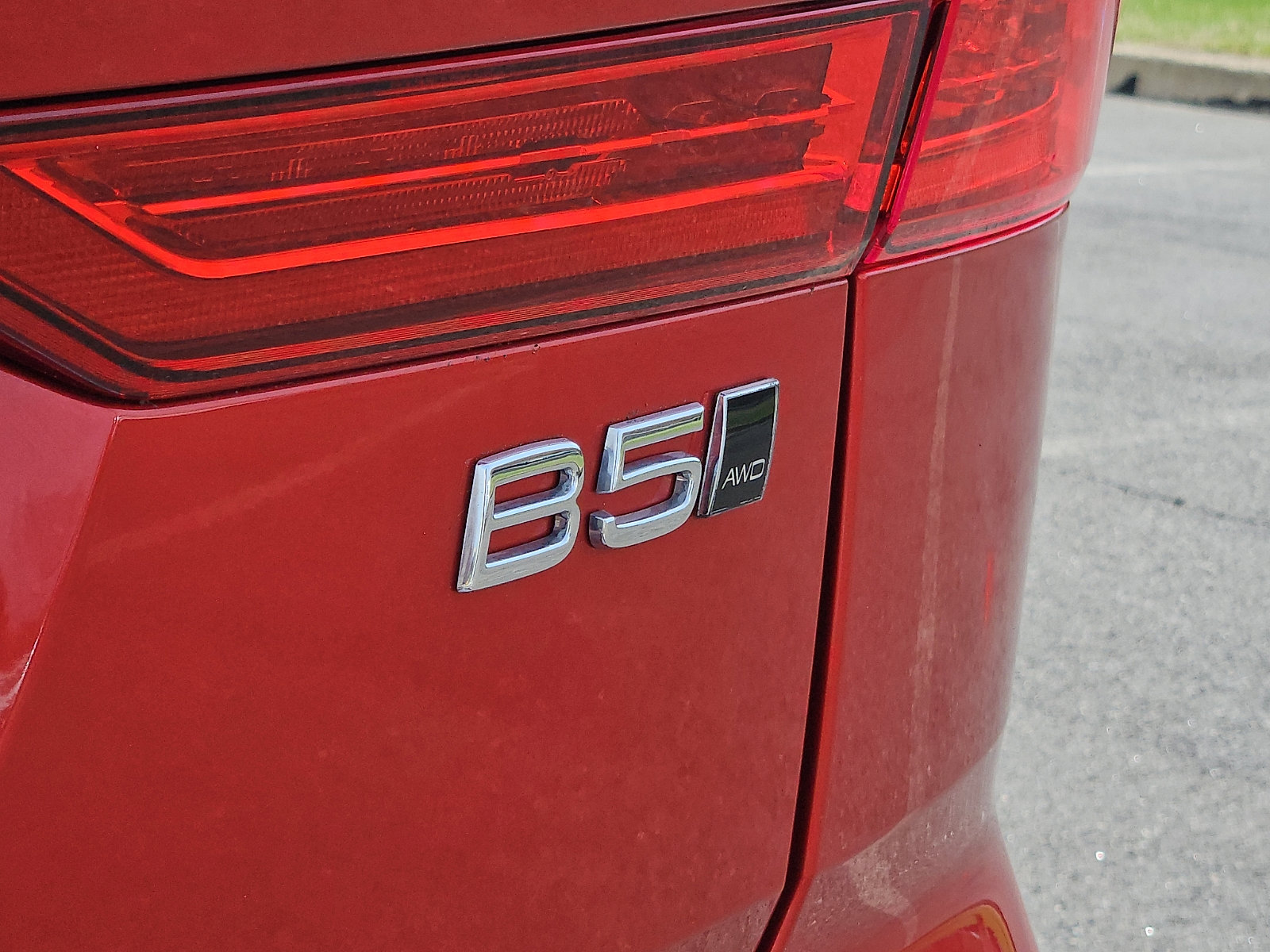 Certified 2023 Volvo XC60 B5 Plus w/ Protection Package Premier image 30