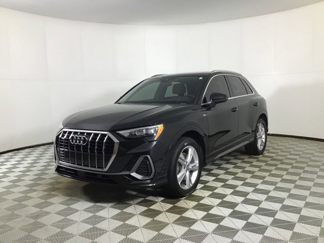 Used 2020 Audi Q3 2.0T Premium w/ Convenience Package image 3