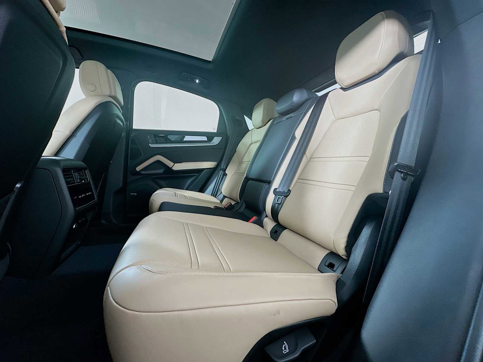 New 2026 Porsche Cayenne Coupe image 24