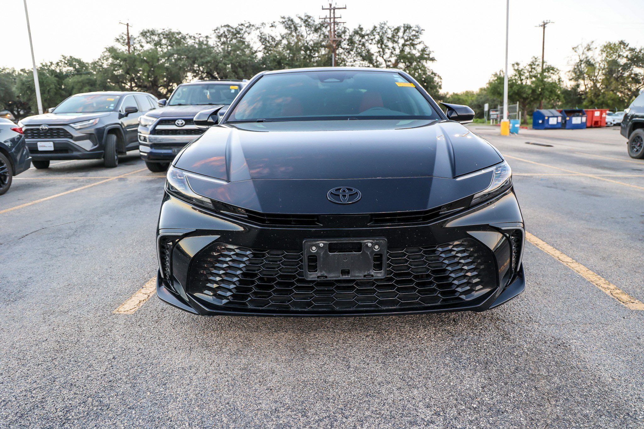 Used 2025 Toyota Camry XSE FWD image 4