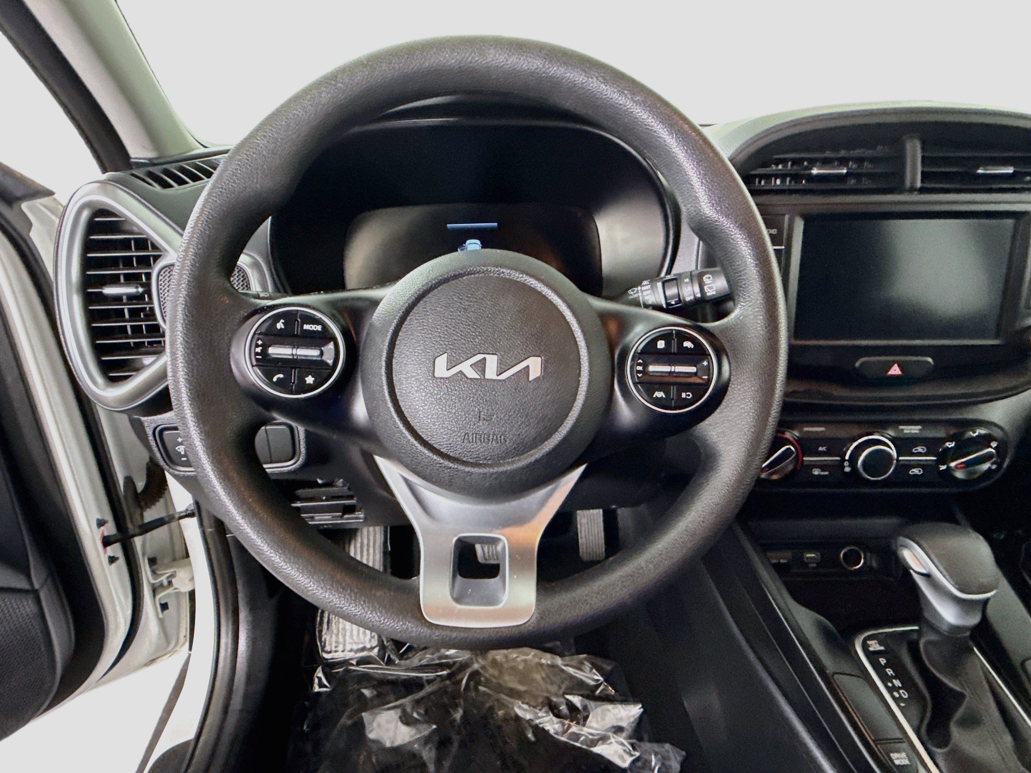 Used 2023 Kia Soul LX w/ LX Technology Package FWD image 13