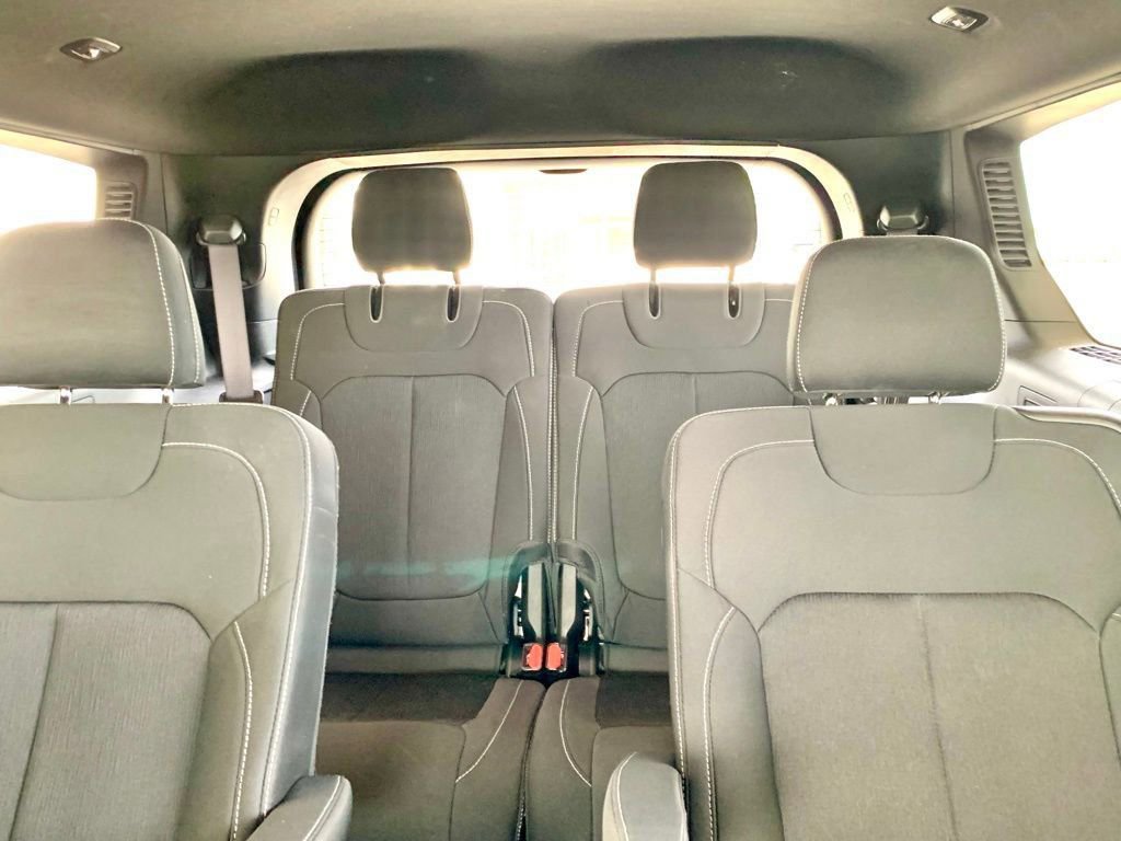 Used 2025 Jeep Grand Cherokee L Laredo w/ Luxury Tech Group I RWD image 18