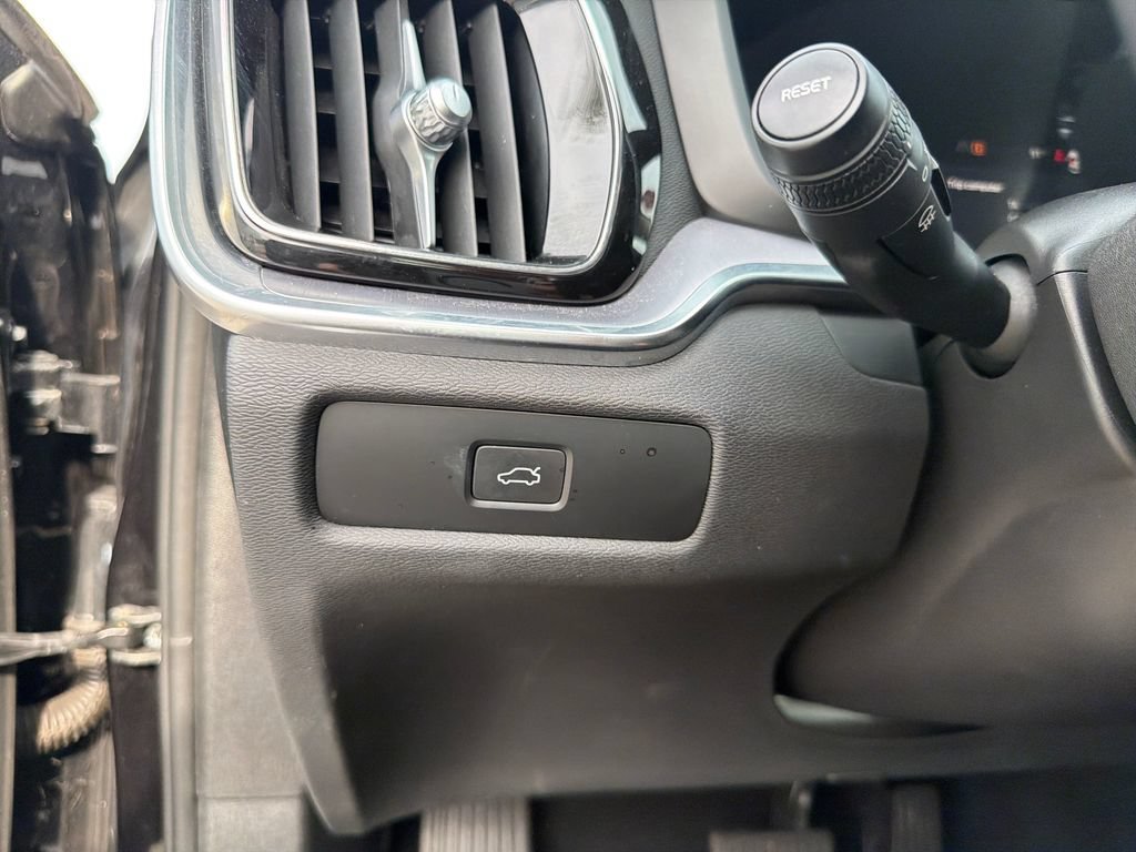 Used 2024 Volvo S60 B5 Core FWD image 36