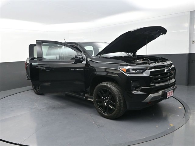 Used 2025 Chevrolet Colorado Z71 w/ Technology Package image 35