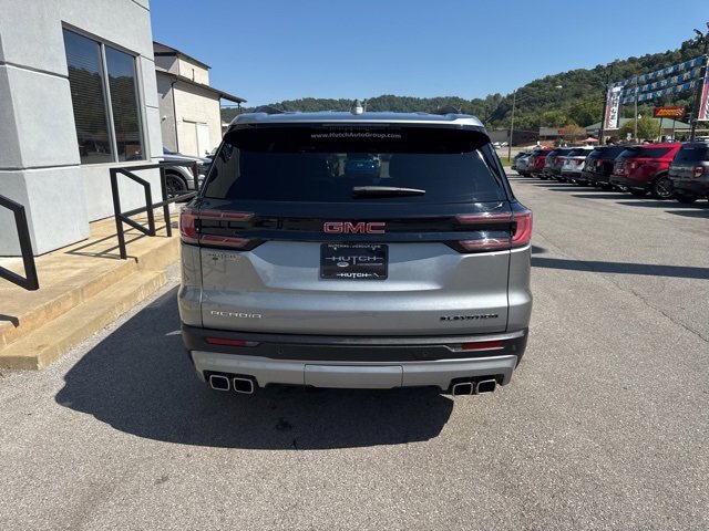 Used 2025 GMC Acadia Elevation w/ Elevation Premium Package image 4