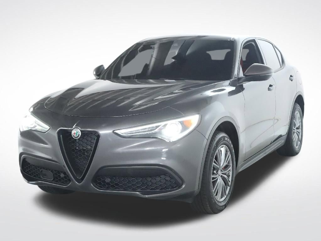 Used 2023 Alfa Romeo Stelvio Sprint AWD/4WD image 3