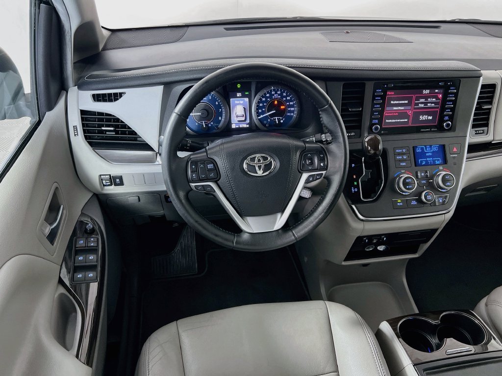 Used 2019 Toyota Sienna XLE FWD image 22