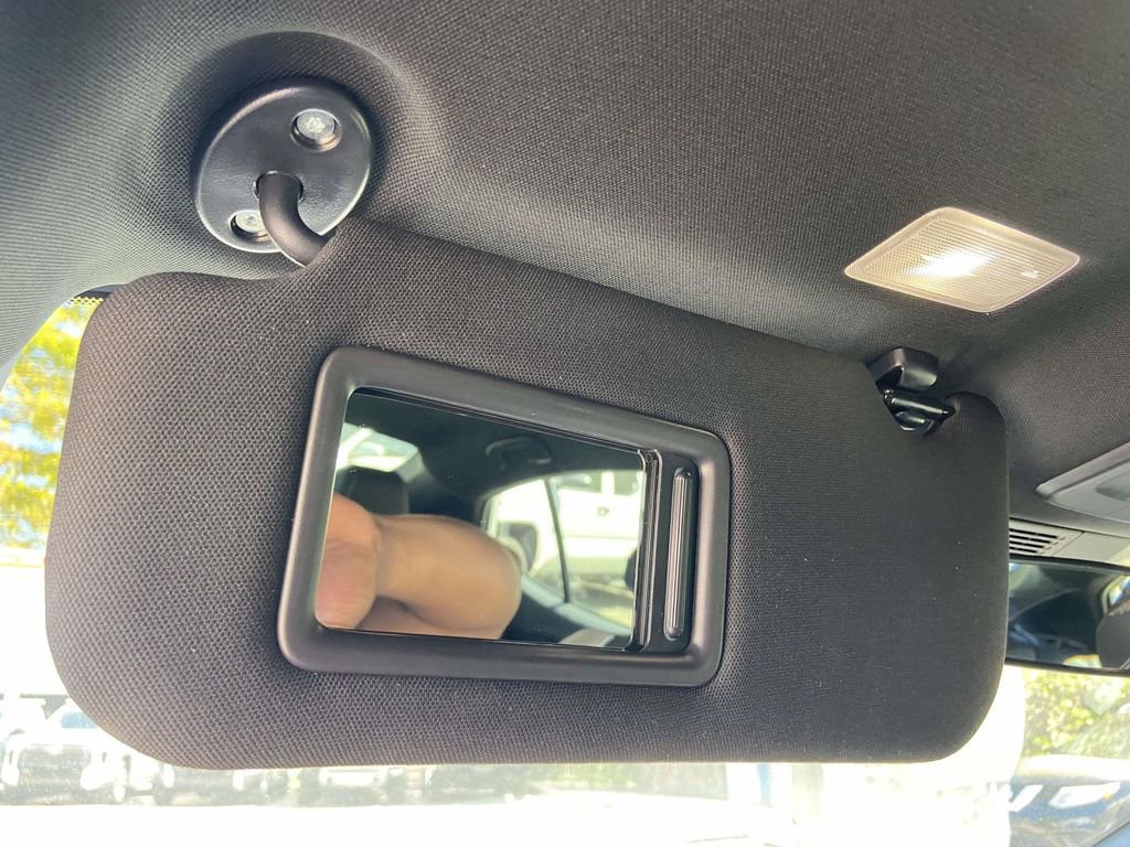 Used 2025 Toyota Camry SE image 29