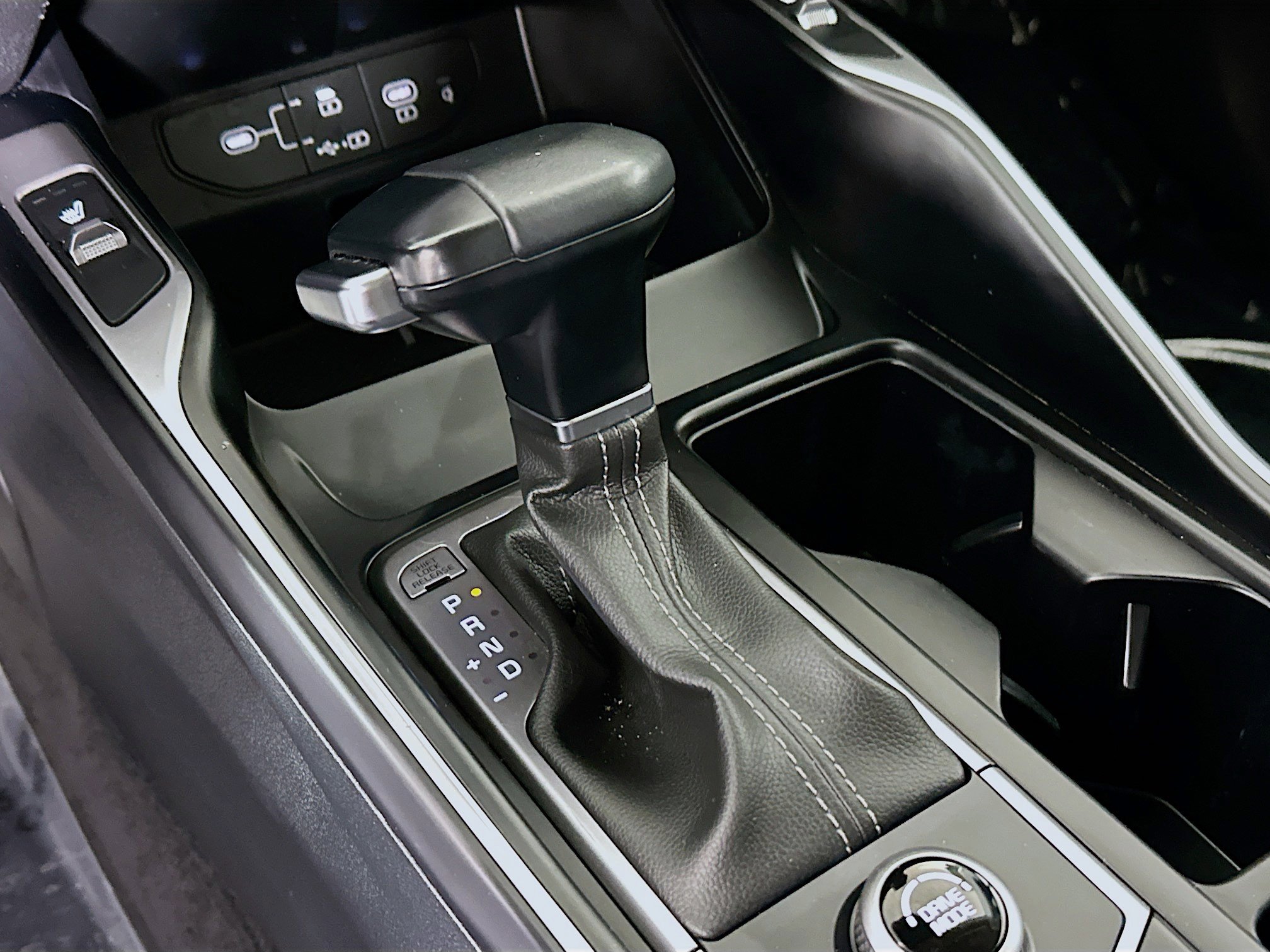 Used 2024 Kia Sorento S image 21